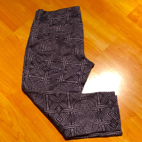3/4 leggings purple pattern size medium - Picture 1 of 7